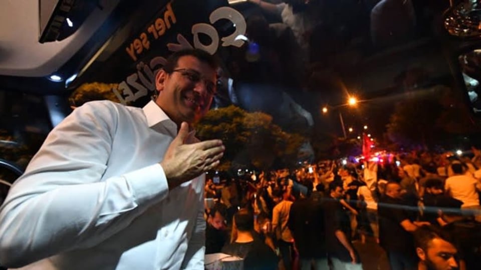 Ekrem Imamoglu porazil Erdogana v Istanbulu, ale...